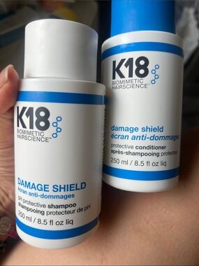 K18 Damage Shield pH Protective Shampoo & Conditioner Set — White & Blue